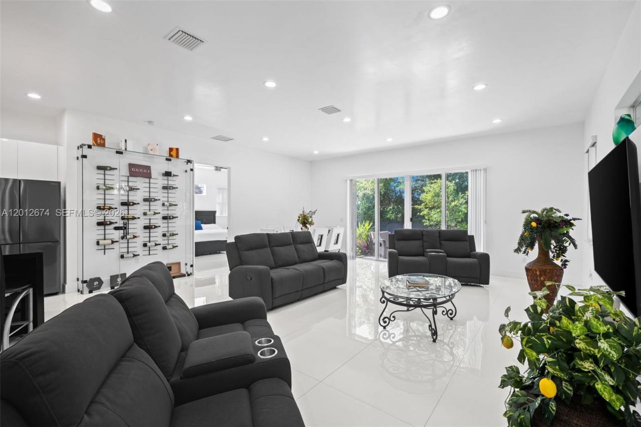 2962 NW 10th Ct, Fort Lauderdale, FL 33311 Photo