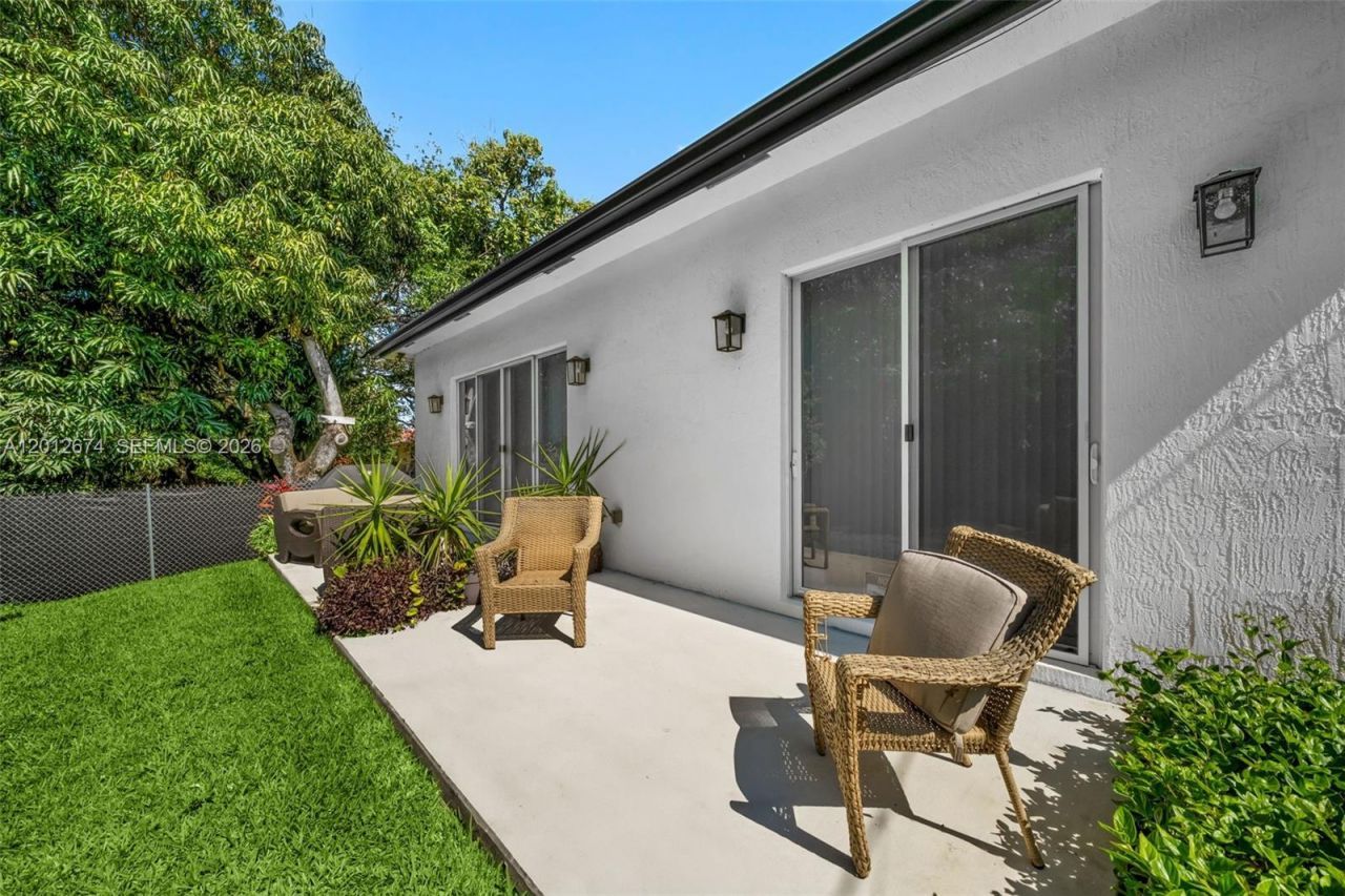 2962 NW 10th Ct, Fort Lauderdale, FL 33311 Photo