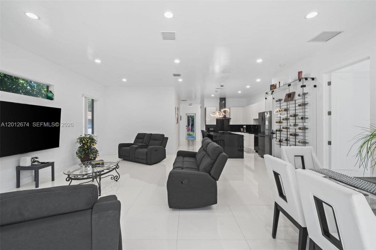 2962 NW 10th Ct, Fort Lauderdale, FL 33311 Photo