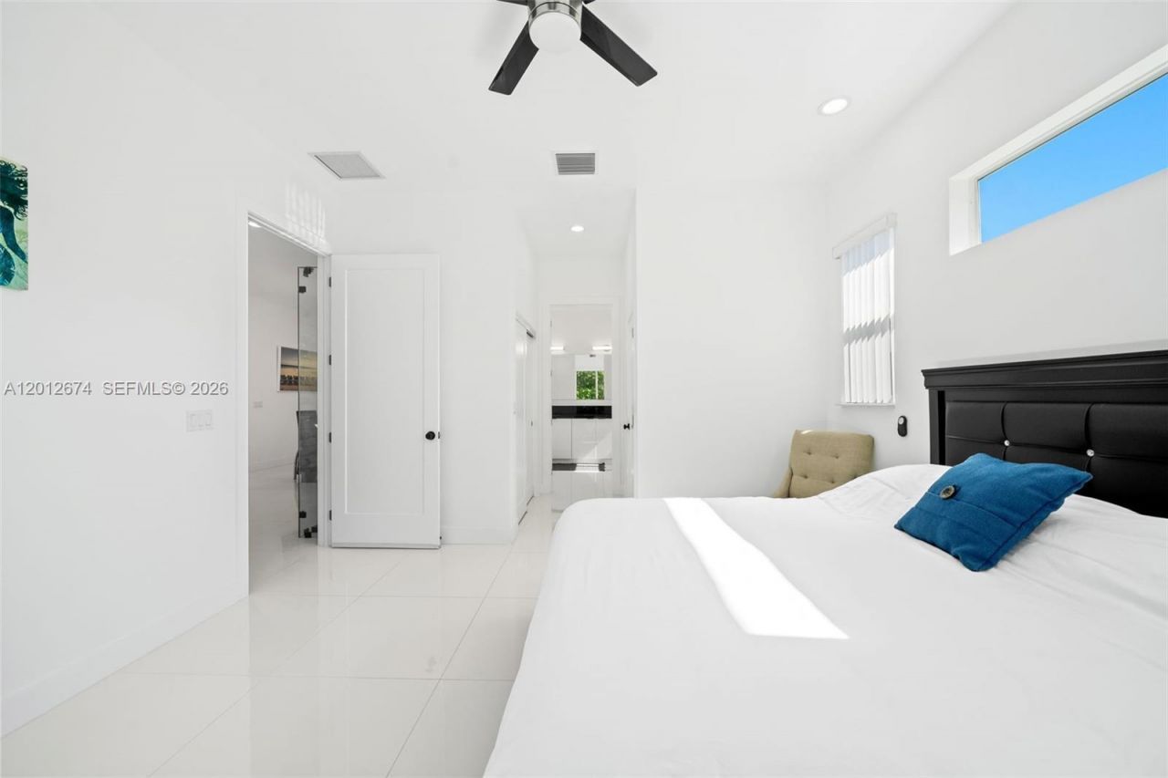 2962 NW 10th Ct, Fort Lauderdale, FL 33311 Photo
