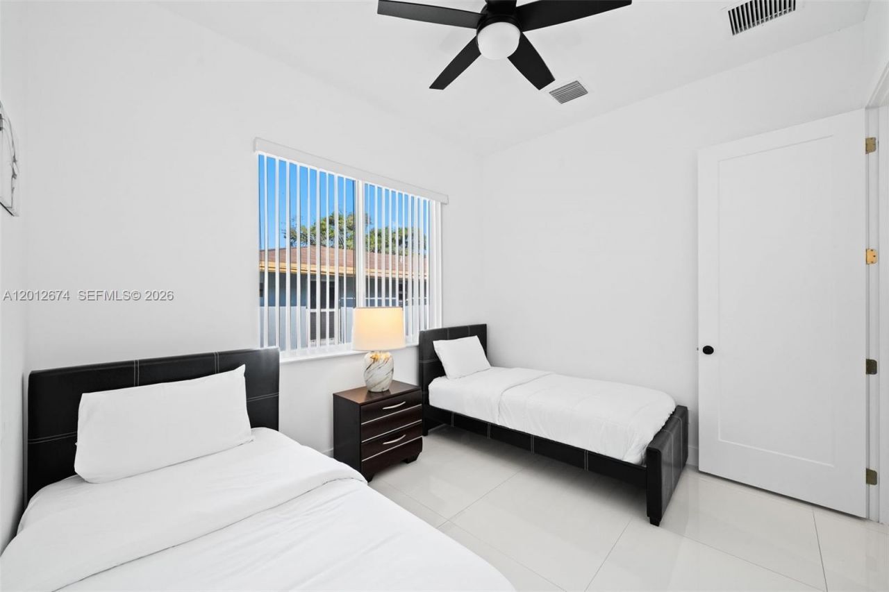 2962 NW 10th Ct, Fort Lauderdale, FL 33311 Photo