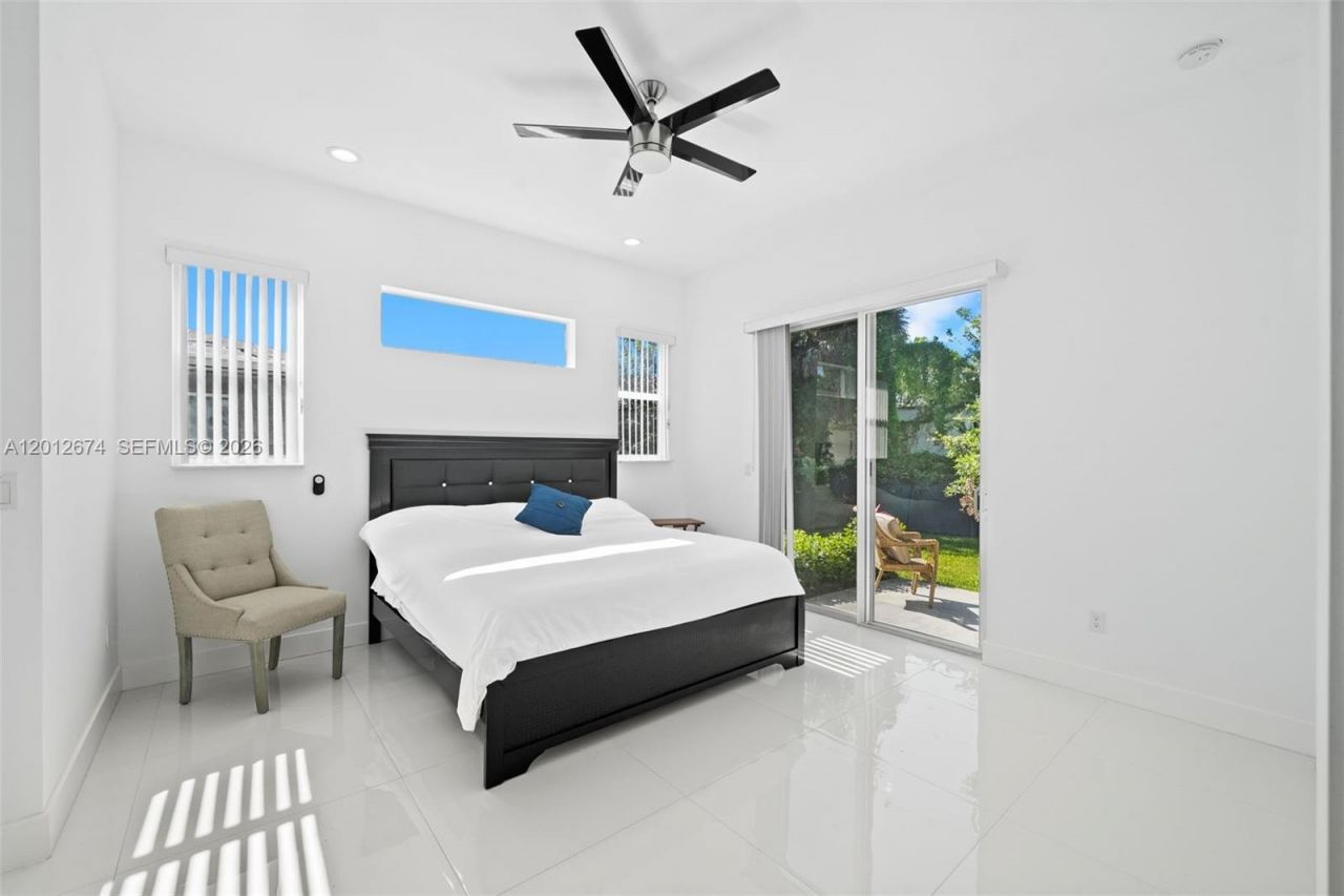 2962 NW 10th Ct, Fort Lauderdale, FL 33311 Photo