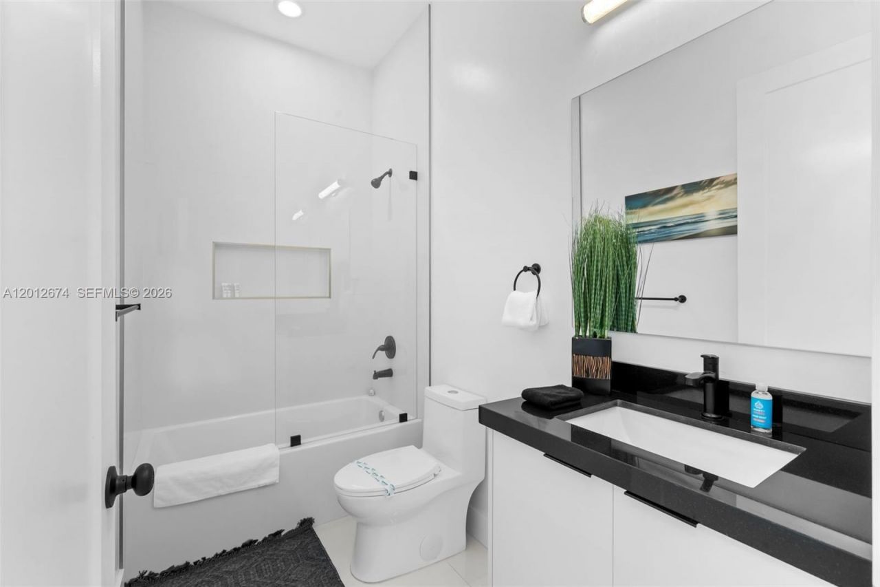 2962 NW 10th Ct, Fort Lauderdale, FL 33311 Photo