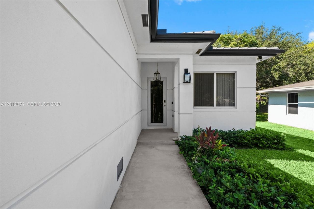 2962 NW 10th Ct, Fort Lauderdale, FL 33311 Photo