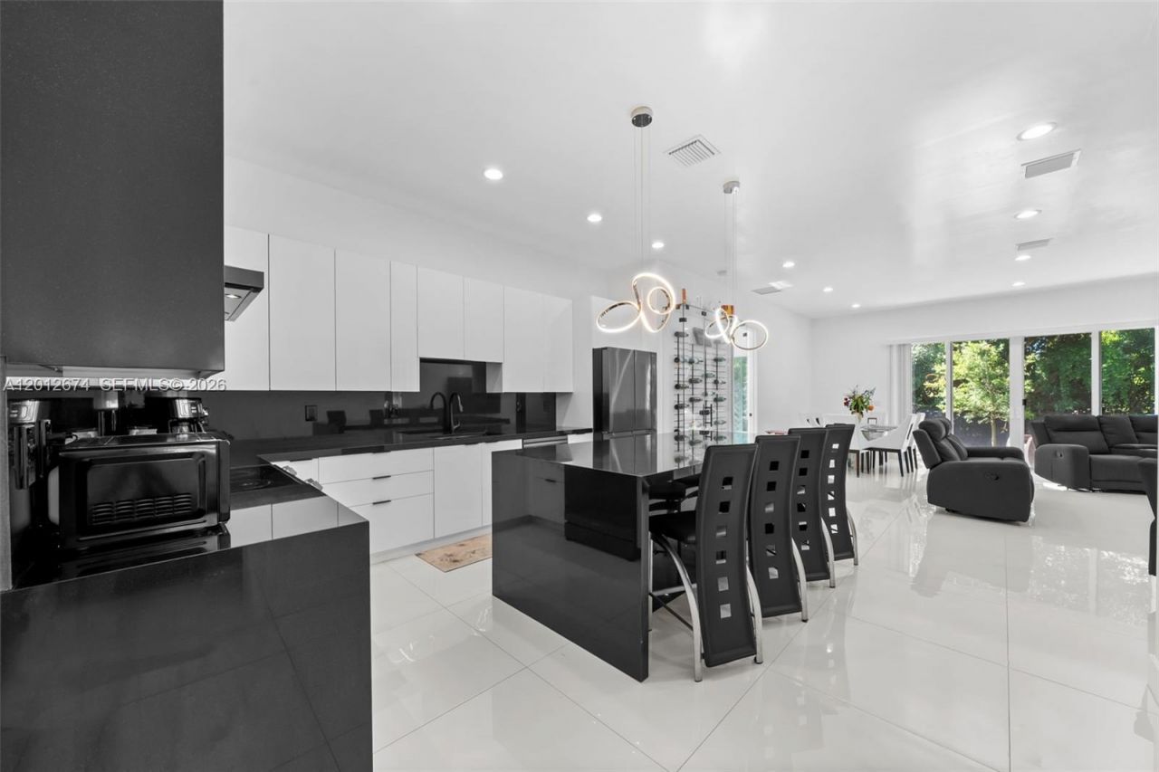 2962 NW 10th Ct, Fort Lauderdale, FL 33311 Photo