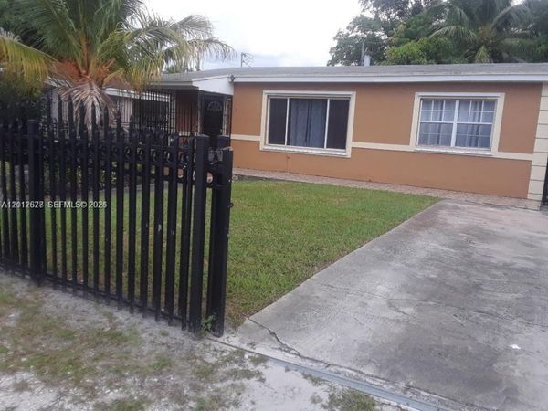 887 NW 116th Ter , Miami, FL 33168