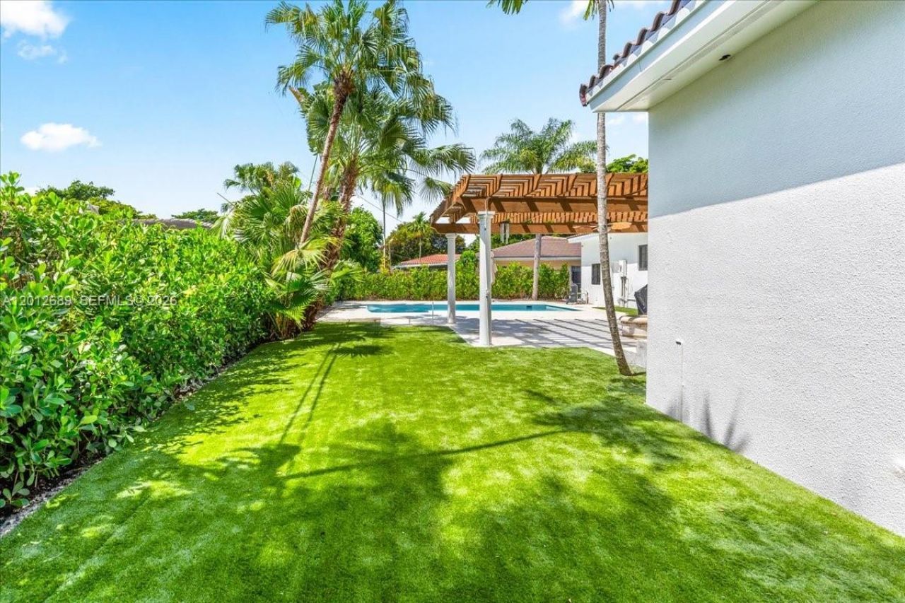 1426 Robbia Ave, Coral Gables, FL 33146 Photo