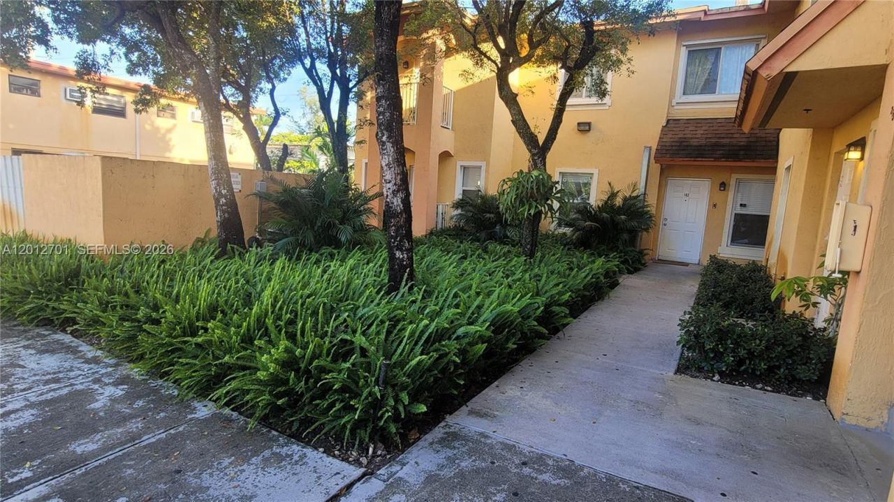 50 E 21st St, Unit 202, Hialeah, FL 33010 Photo