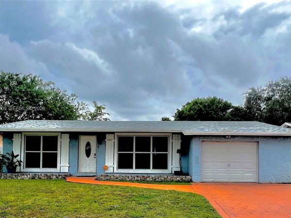 8350 NW 27th Pl , Sunrise, FL 33322
