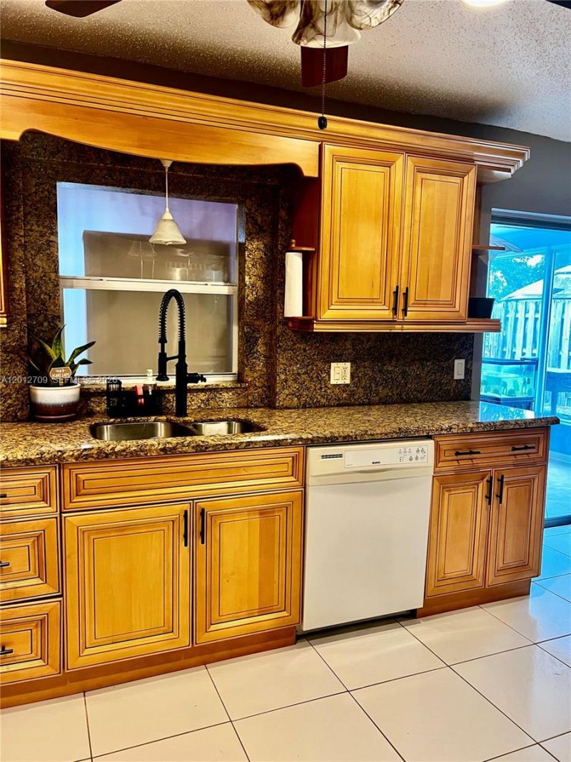 8350 NW 27th Pl , Sunrise, FL 33322 Photo