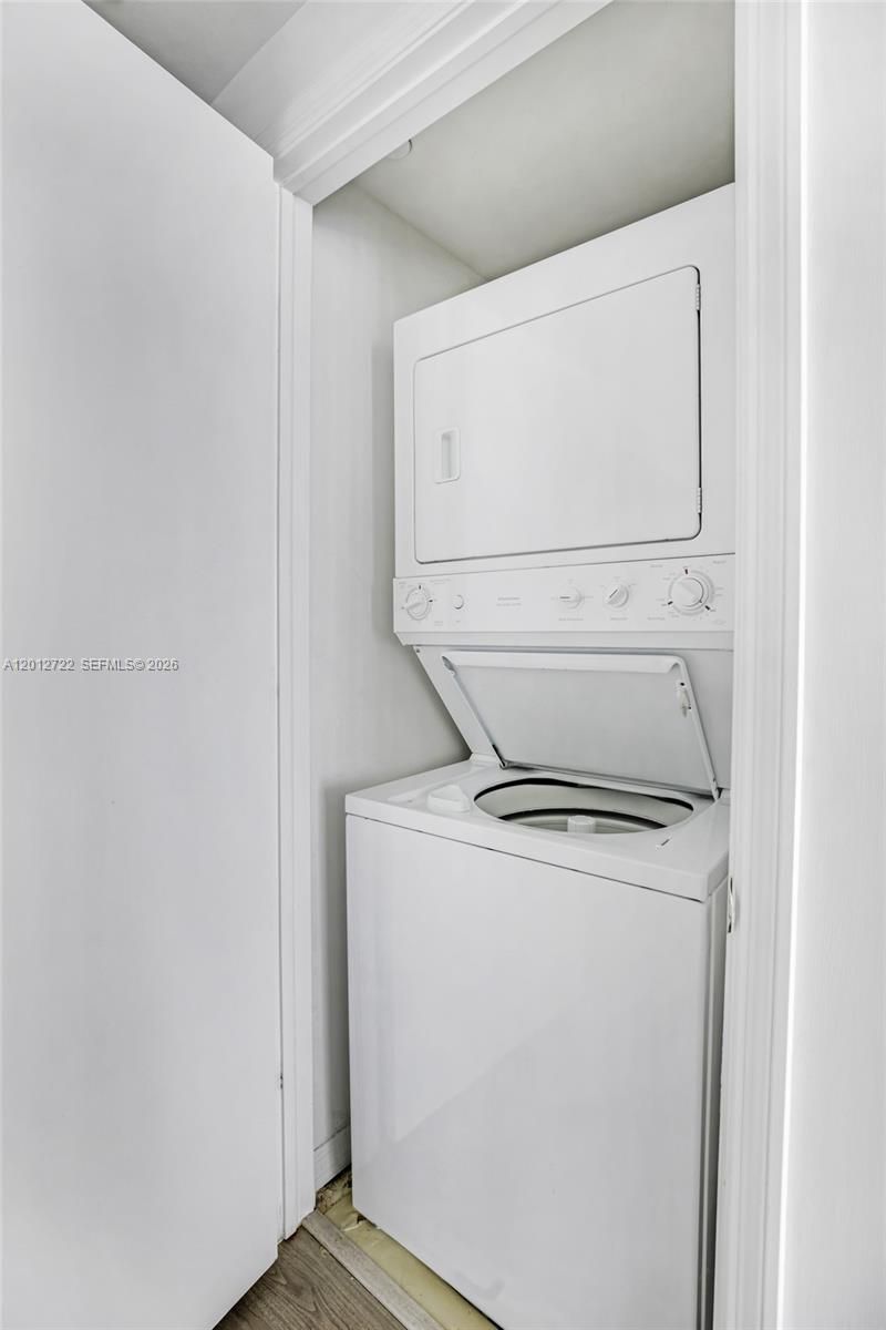500 Brickell Ave, Unit 2508, Miami, FL 33131 Photo