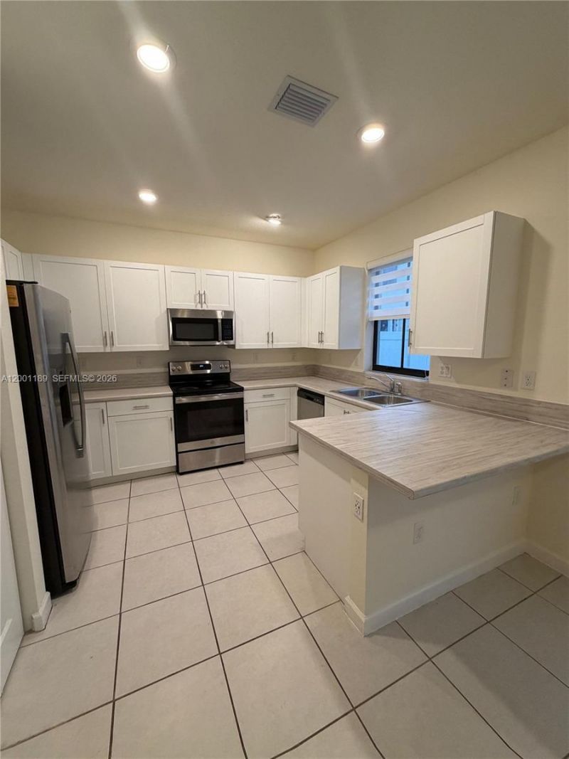 11104 W 33rd Way, Hialeah, FL 33018 Photo