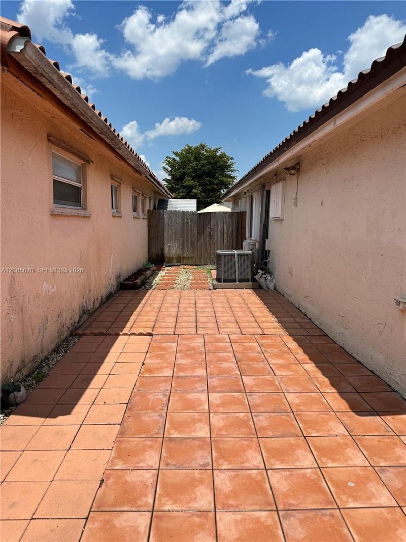 8974 NW 112th St , Hialeah Gardens, FL 33018 Photo