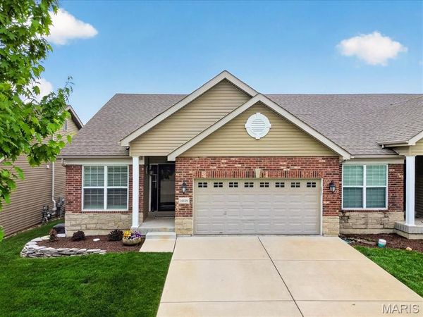 16129 Amber Vista Drive, Ellisville, MO 63021