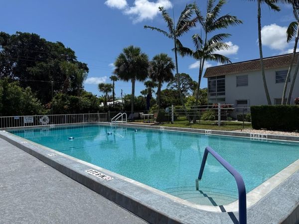 2950 SE Ocean Boulevard, Unit 10-2, Stuart, FL 34996