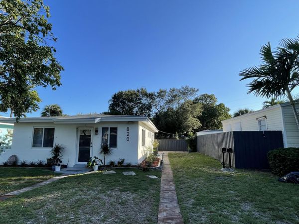 820 SE 14th Street, Unit 1-2, Fort Lauderdale, FL 33316