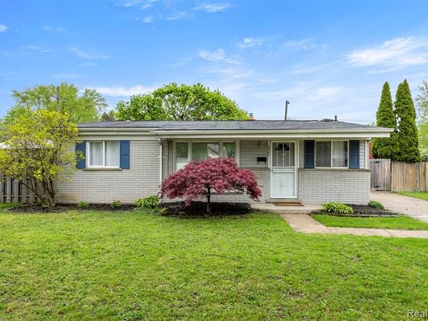 5367 Vivian Street, Dearborn Heights, MI 48125