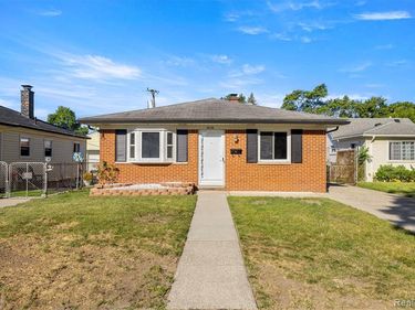 4638 Gertrude Street, Dearborn Heights, MI 48125