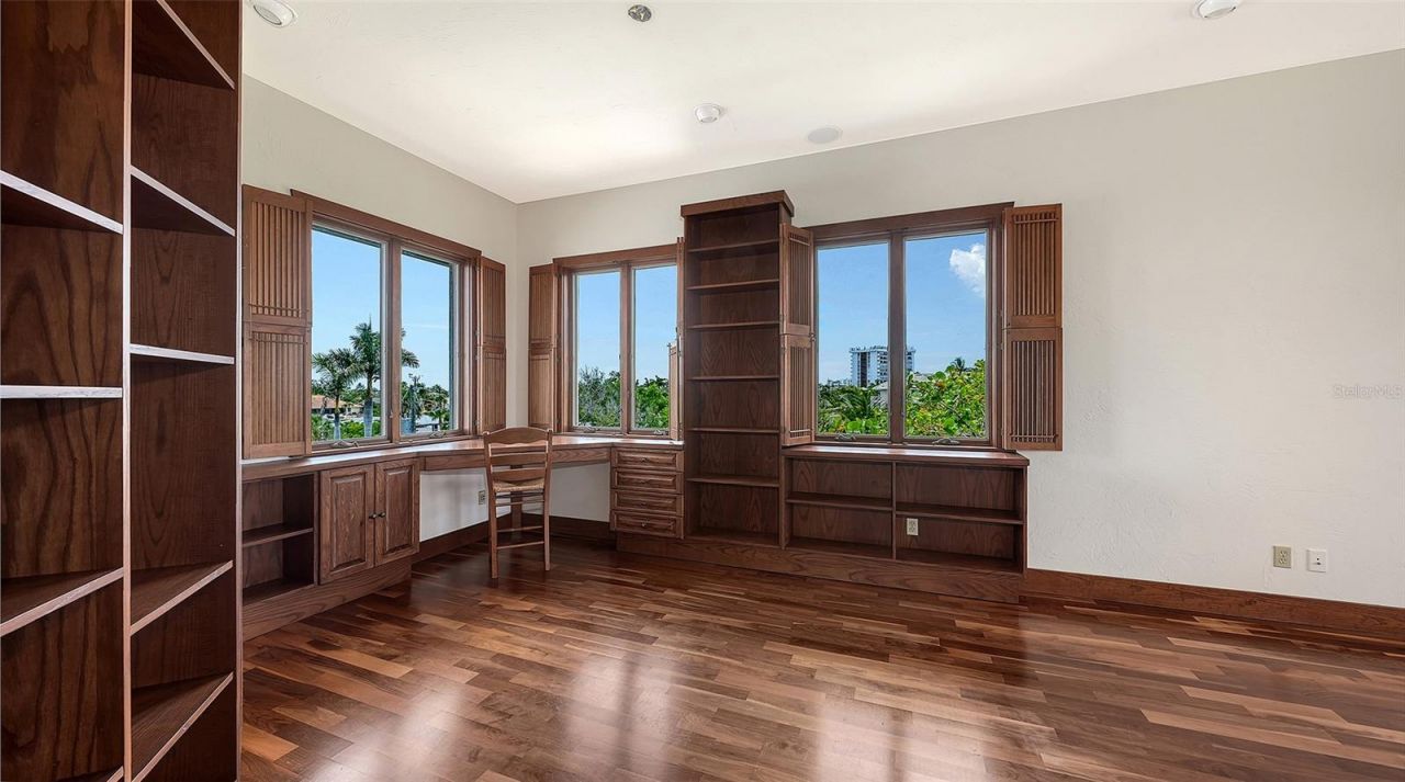 156 Emerson Drive, Sarasota, FL 34236 Photo