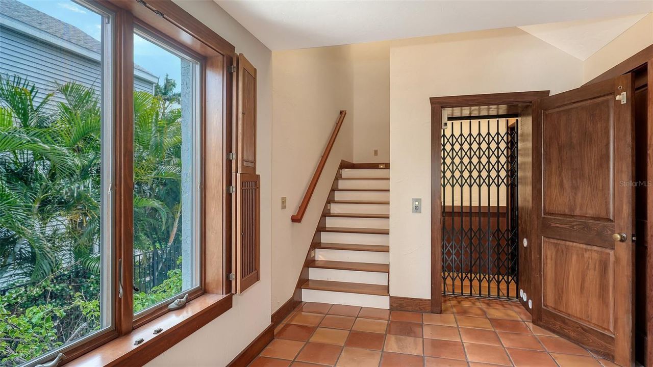 156 Emerson Drive, Sarasota, FL 34236 Photo