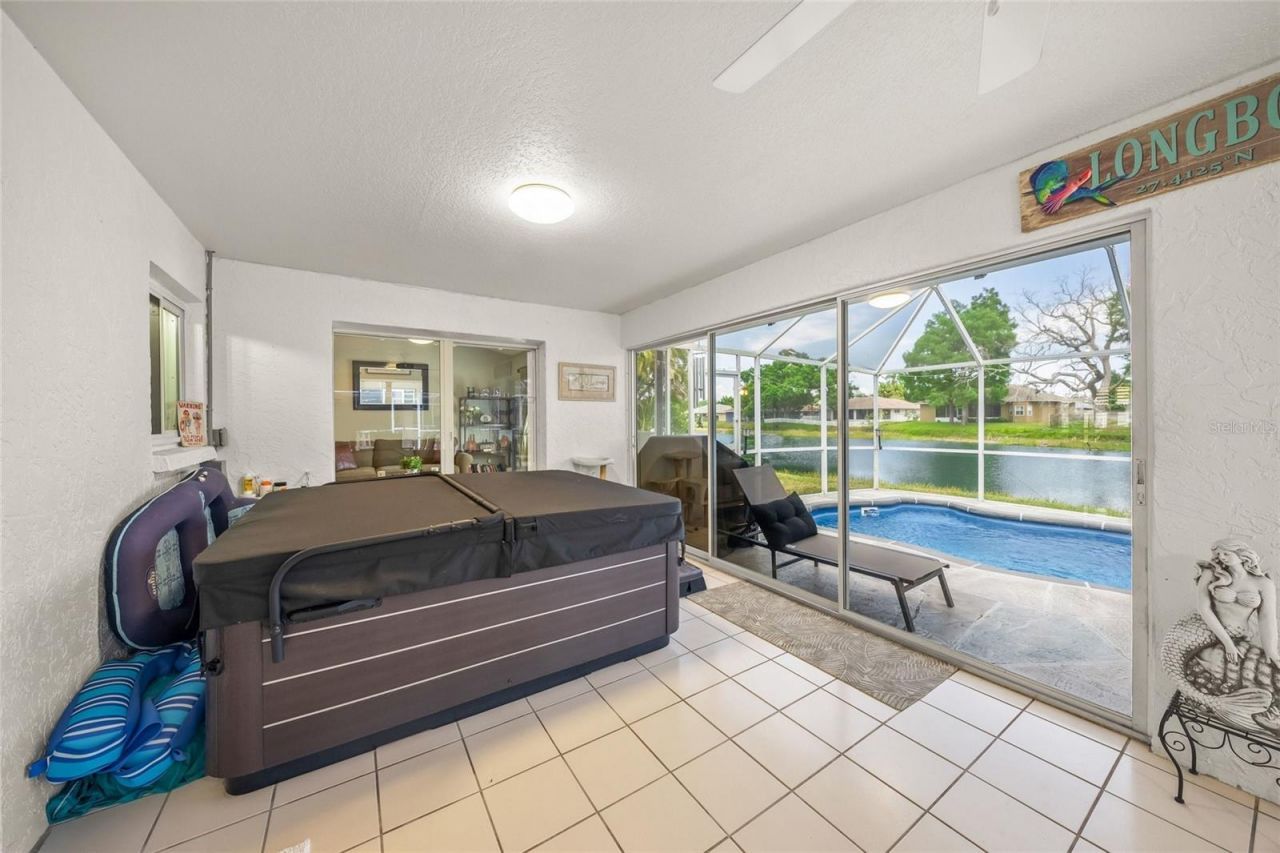 7727 36th Lane E, Sarasota, FL 34243 Photo