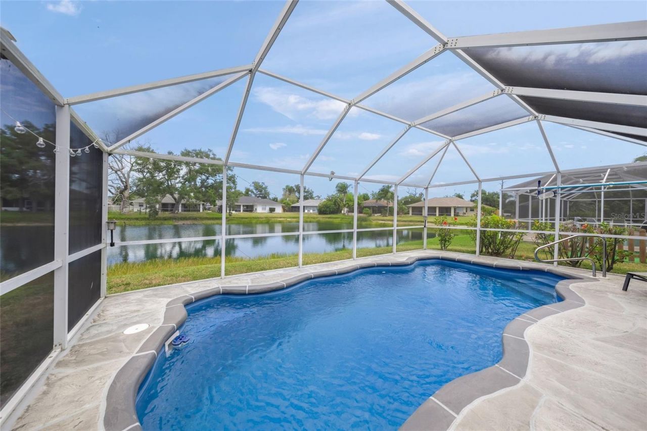 7727 36th Lane E, Sarasota, FL 34243 Photo