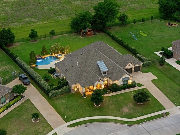 216 McCrummen Lane , Heath, TX 75032