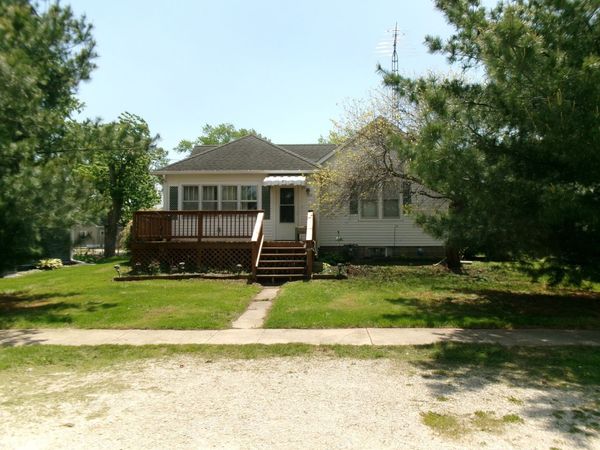 305 W Thomas Street , Martinton, IL 60951
