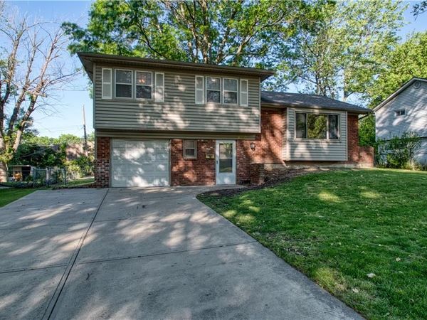 9200 Reeder Drive, Overland Park, KS 66214