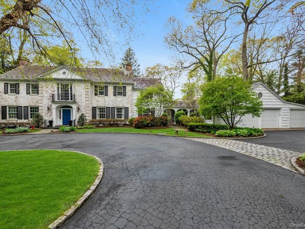 10 Hidden Pond , Glen Head, NY 11545