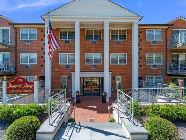 250 N Village Avenue , Unit A24, Rockville Centre, NY 11570