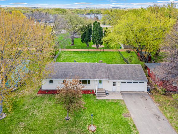 1324 Valley Street, Chaska, MN 55318