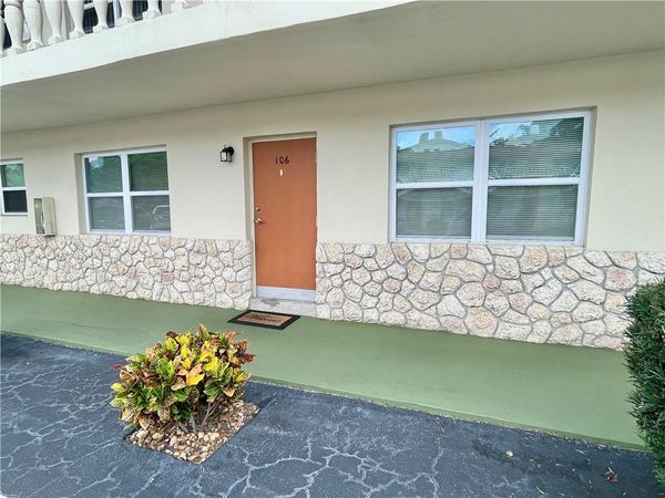 923 22nd Place, Unit 106, Vero Beach, FL 32960