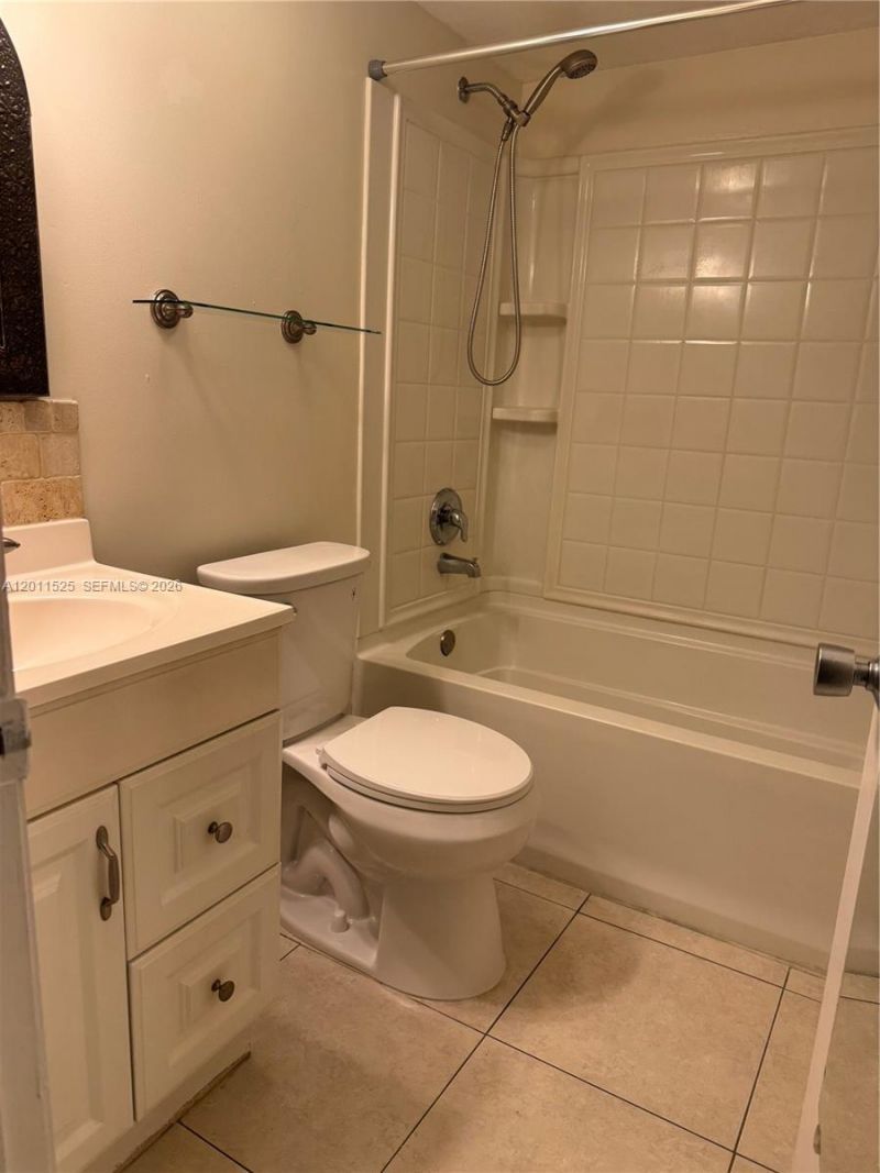 5080 SW 64th Ave , Unit 104, Davie, FL 33314 Photo