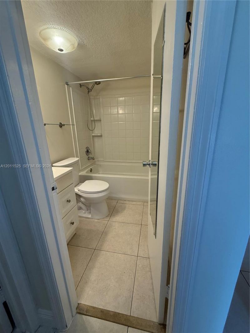 5080 SW 64th Ave , Unit 104, Davie, FL 33314 Photo