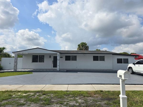 11984 SW 195th St , Miami, FL 33177