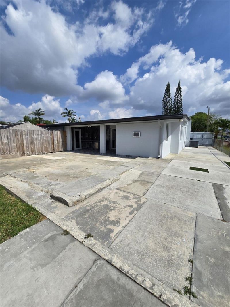 11984 SW 195th St , Miami, FL 33177 Photo