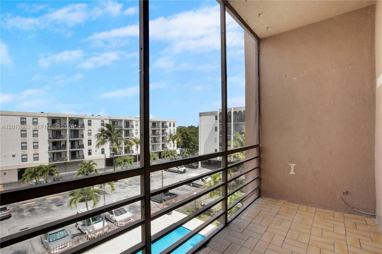 4670 W 13th Ln , Unit 411, Hialeah, FL 33012 Photo