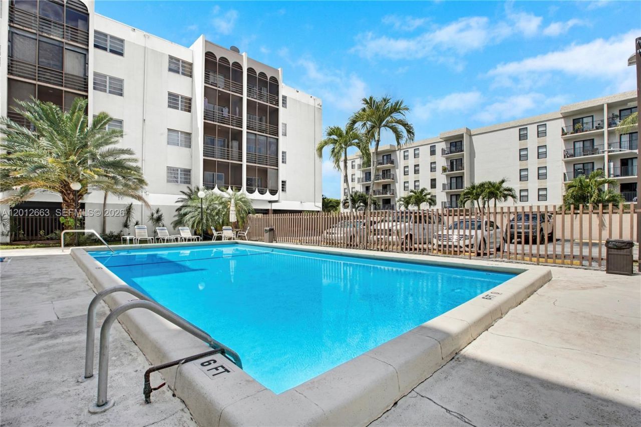 4670 W 13th Ln , Unit 411, Hialeah, FL 33012 Photo