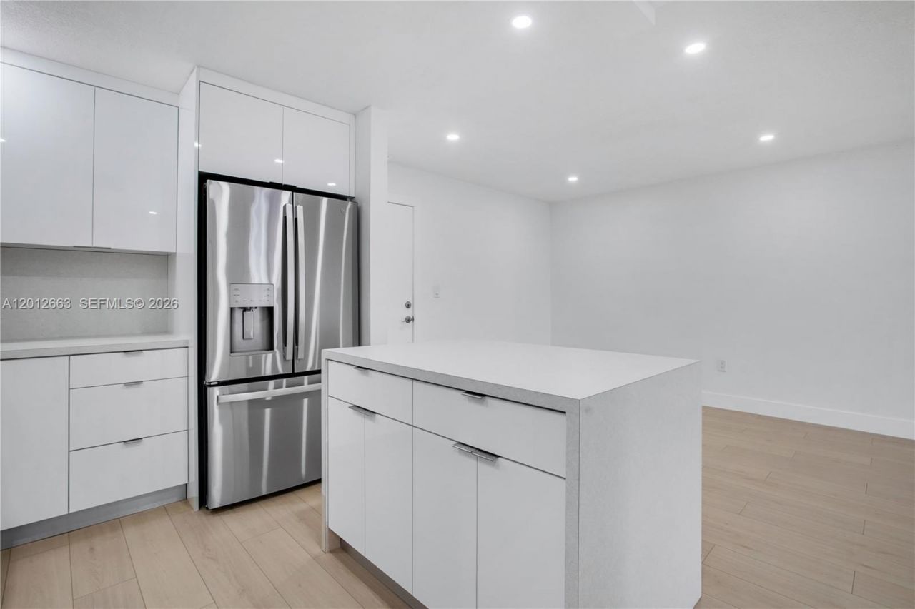 4670 W 13th Ln , Unit 411, Hialeah, FL 33012 Photo