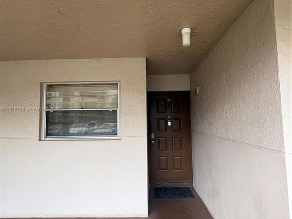 9531 Seagrape Dr, Unit 106, Davie, FL 33324