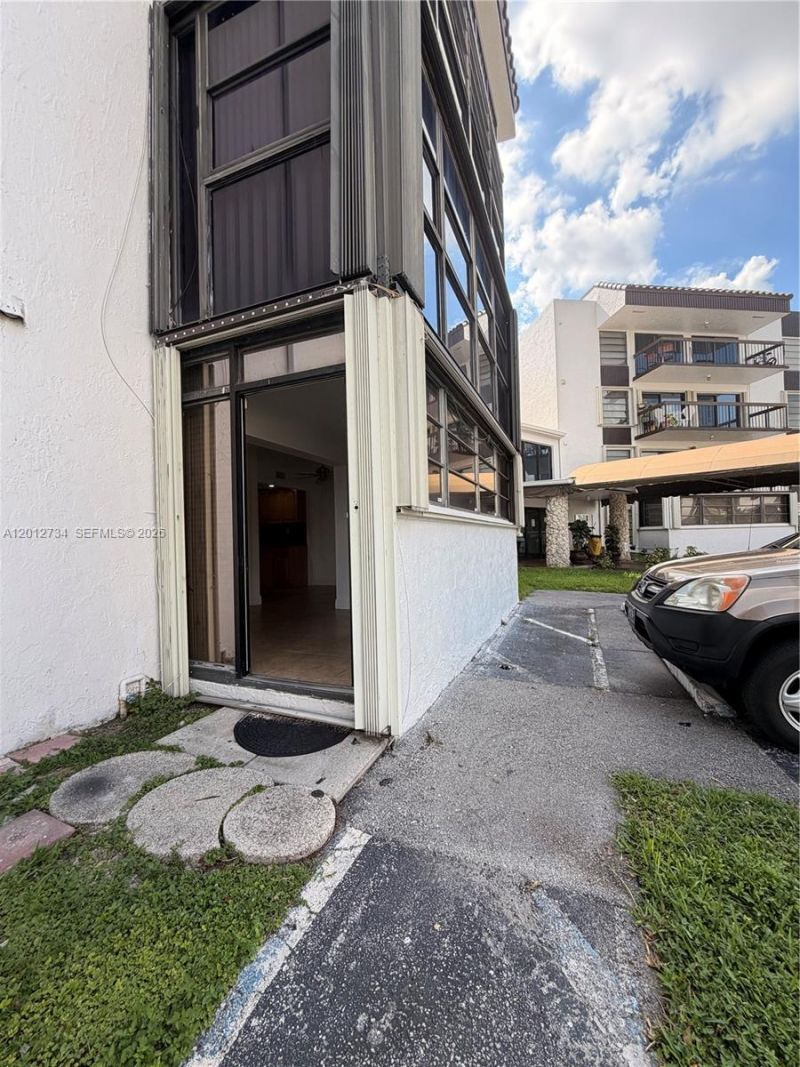 1300 SW 122nd Ave, Unit 107-2, Miami, FL 33184 Photo