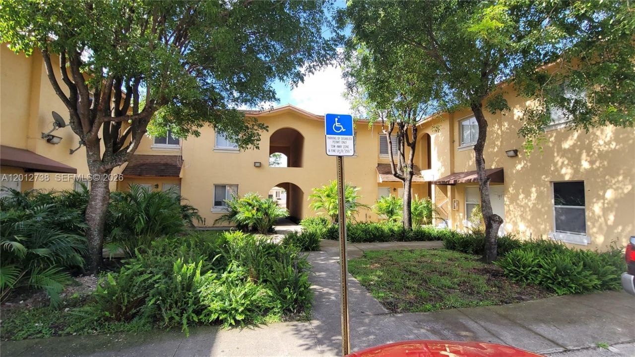 33 E 20th St, Unit 206, Hialeah, FL 33010 Photo