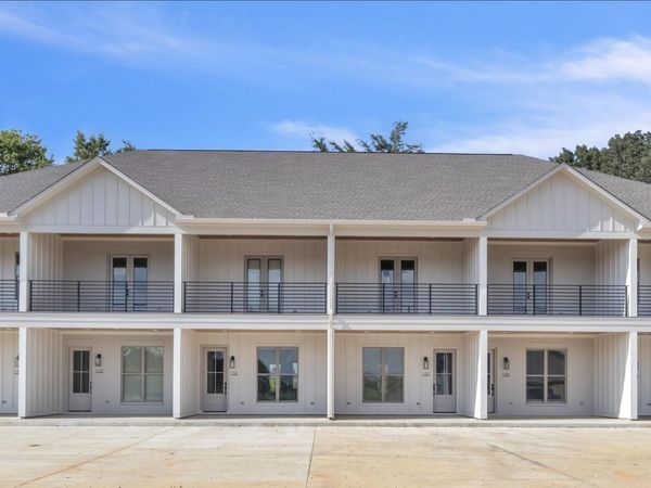 128 Breezeway, Columbus, MS 39701