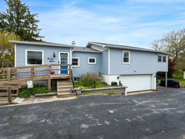 2015 N Zenith Avenue , Davenport, IA 52804