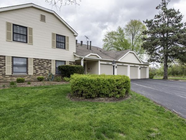 5227 Rockpointe Court , Unit 5227, Gurnee, IL 60031