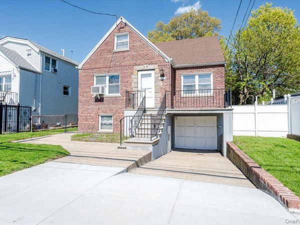 812 Swinton Avenue , Bronx, NY 10465