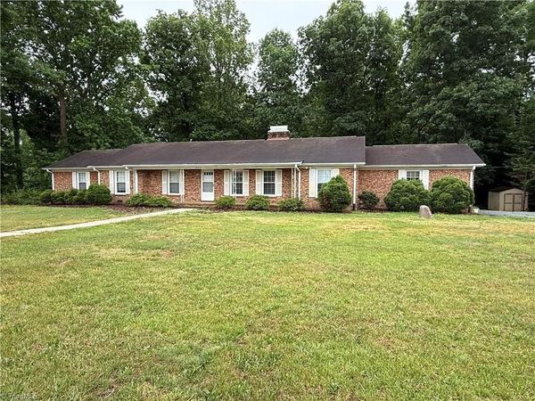 1022 E Sheraton Park Road , Pleasant Garden, NC 27313
