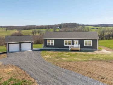 238 E Meadowlark Drive, Bruceton Mills, WV 26525