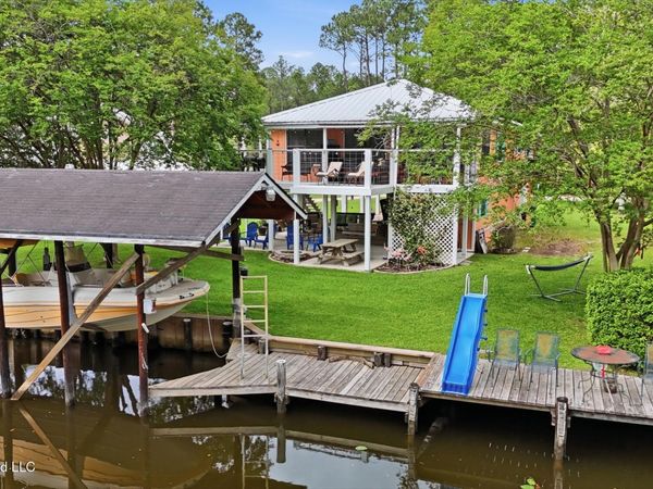 6371 Shawnee Street, Kiln, MS 39556